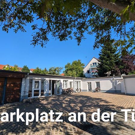 Fewo Urban Gotha-Apartment Friedenstein- Am Schlosspark- Parken An Der Der Tuer- Barrierefrei, 900 Meter Zum Bahnhof - Wallbox Exterior photo