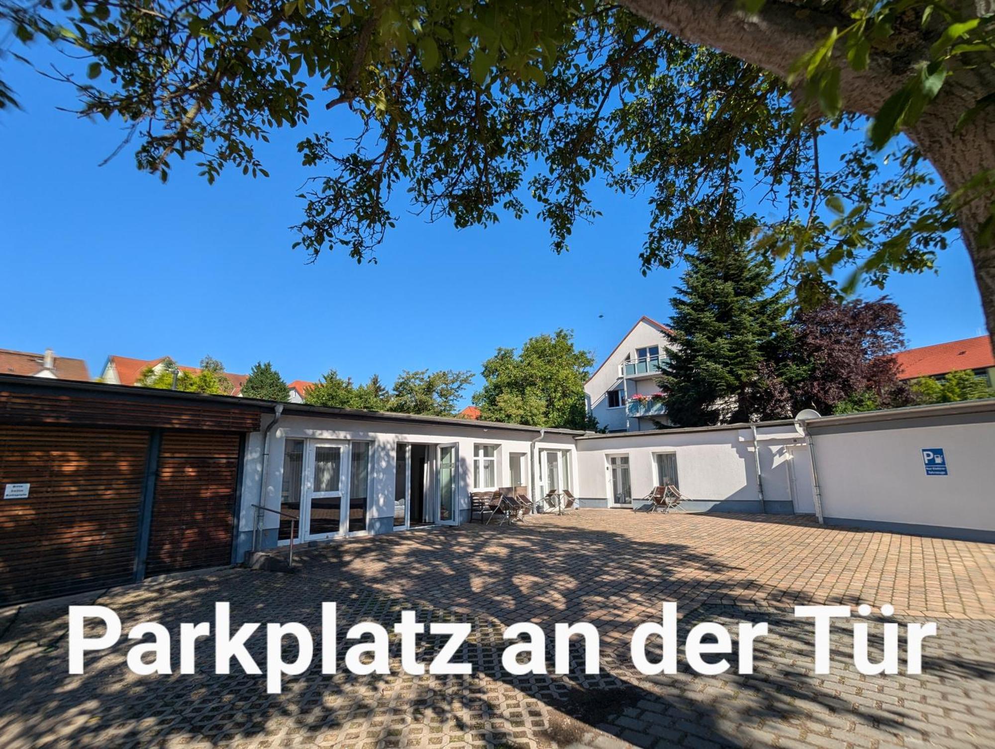 Fewo Urban Gotha-Apartment Friedenstein- Am Schlosspark- Parken An Der Der Tuer- Barrierefrei, 900 Meter Zum Bahnhof - Wallbox Exterior photo